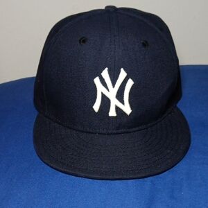 New York Yankees Hat New Era Black Cap with White Logo